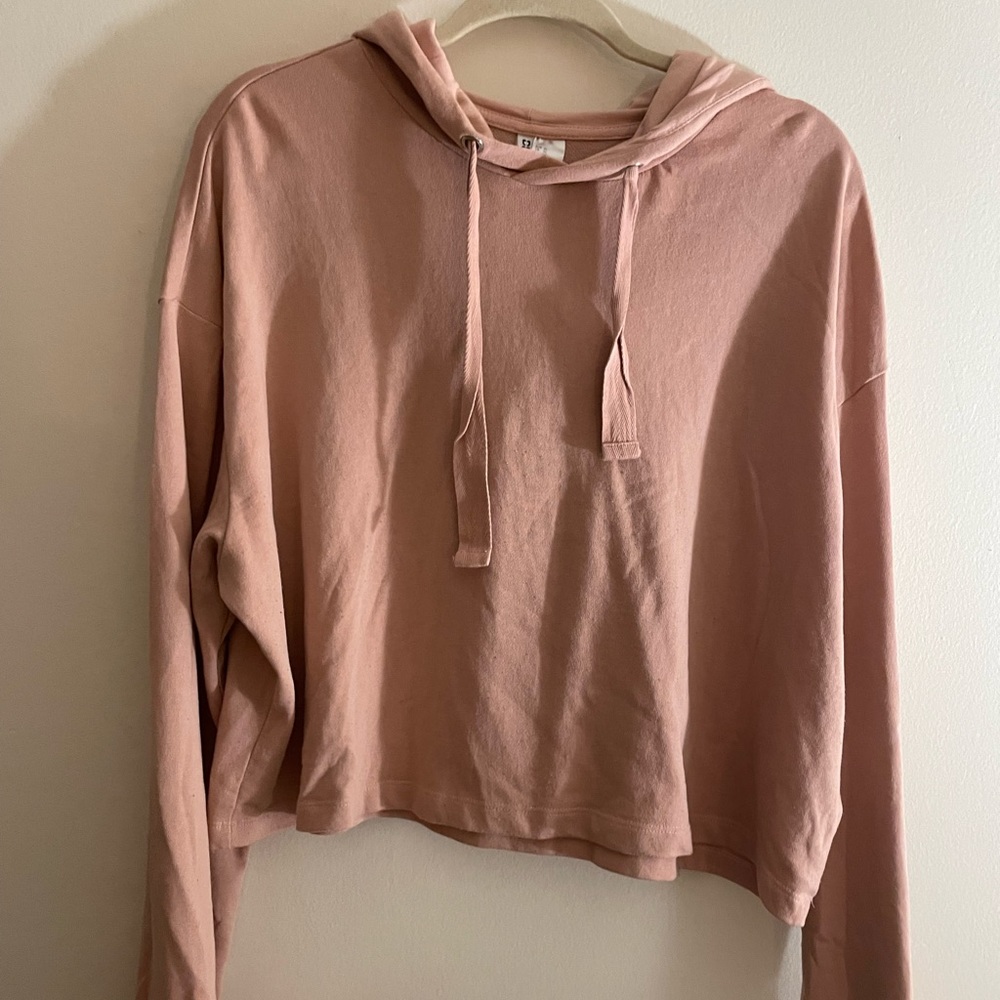 Cropped pink hoodie